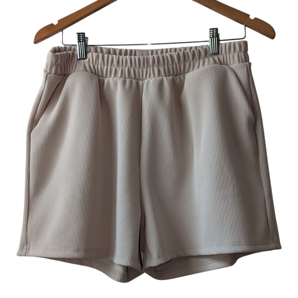 ZENANA WOMEN'S BEIGE HIGH WAIST SHORTS RELAXED FIT SIZE L